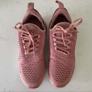 W Nike Air Max Mauve Tennis Shoes